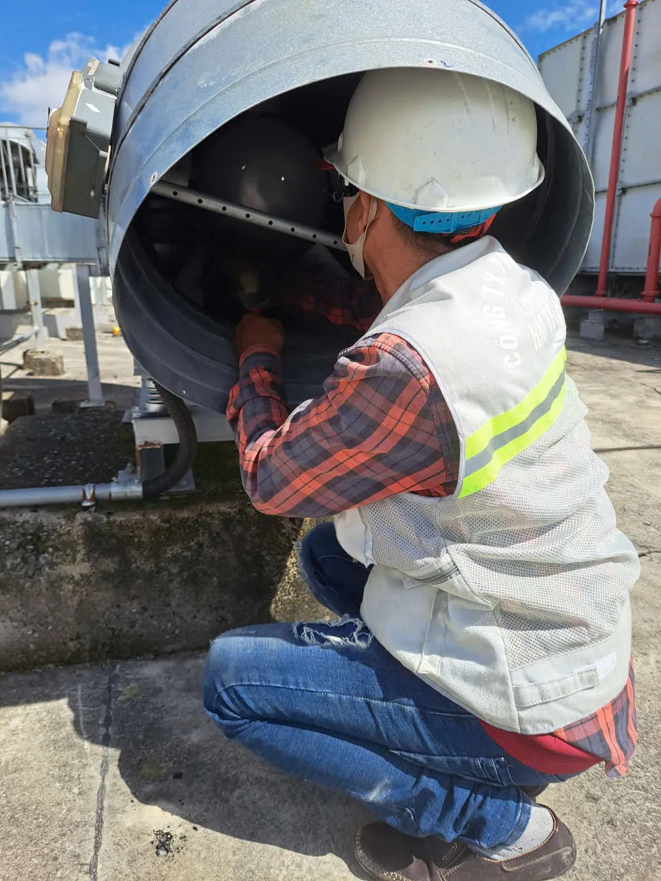 Thông gió tầng hầm, tầng mái tòa nhà B6 - Masteri